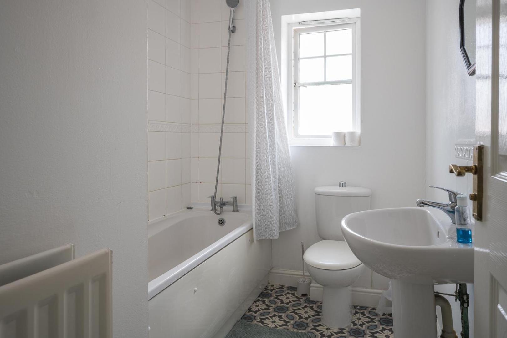 House-Sleeps7-Parking-Garden-Sportschannels Мейдстон Экстерьер фото
